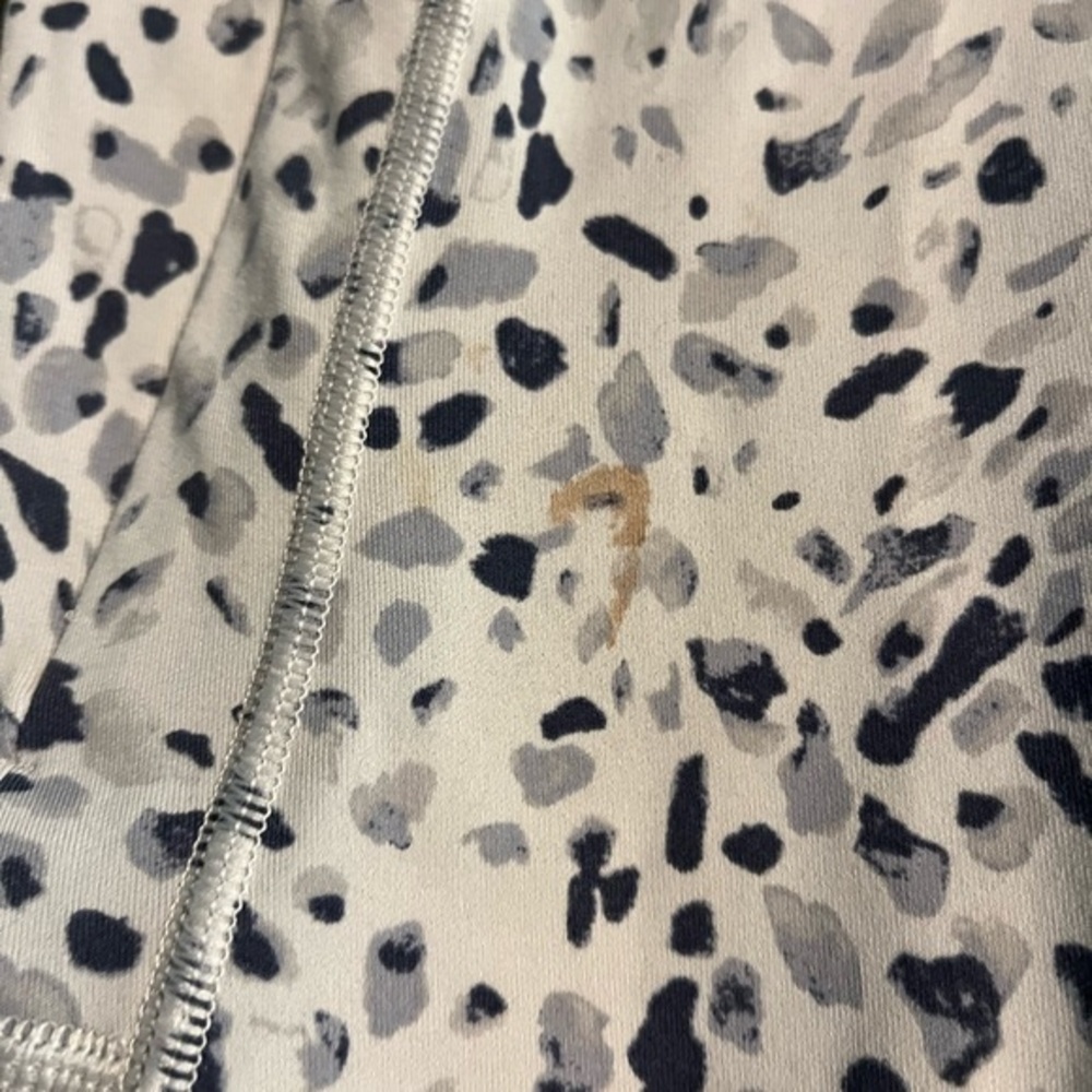 Athleta Spotty Up For‎ Anything Cropped Leggings Small , a small spot on leg - Picture 2 of 5